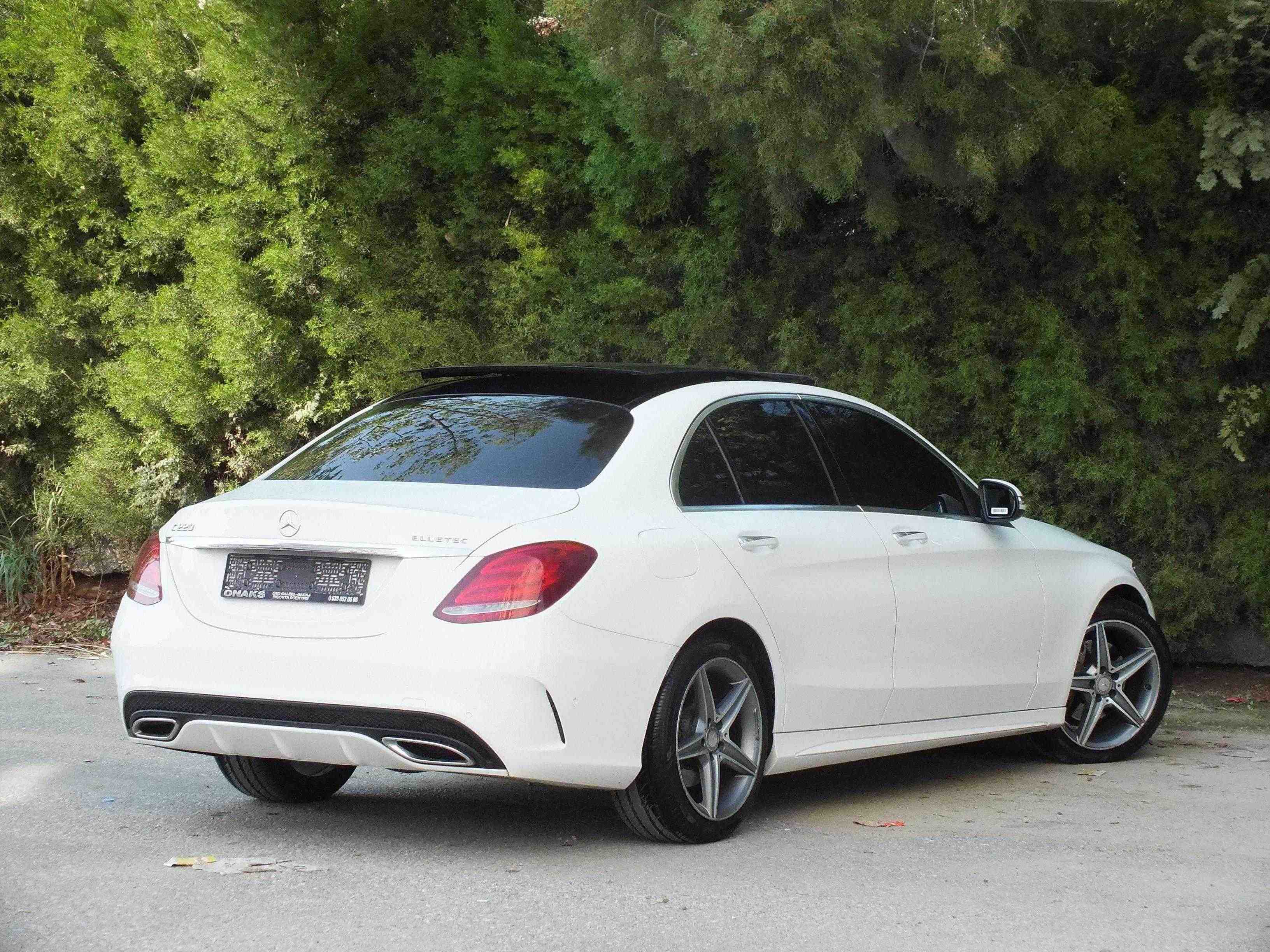 MERCEDES C220d AMG PREMIUM PLUS
