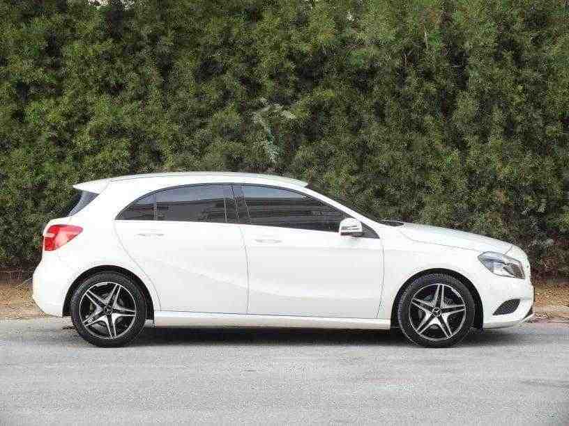 MERCEDES A180