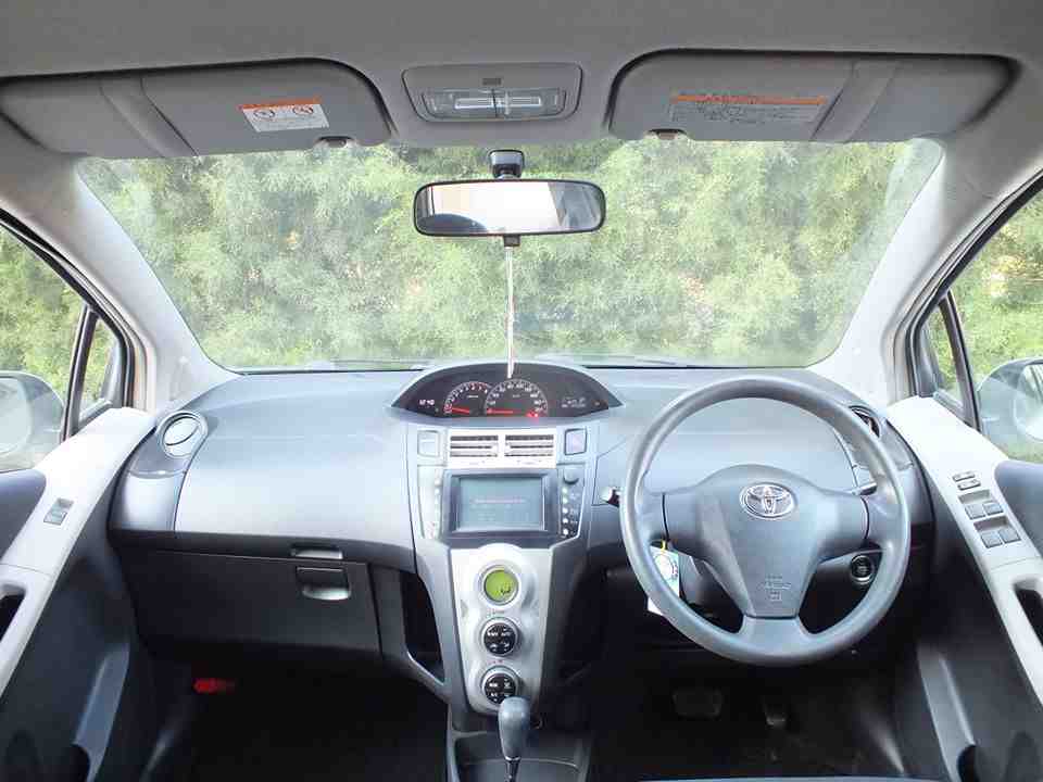  TOYOTA VITZ 