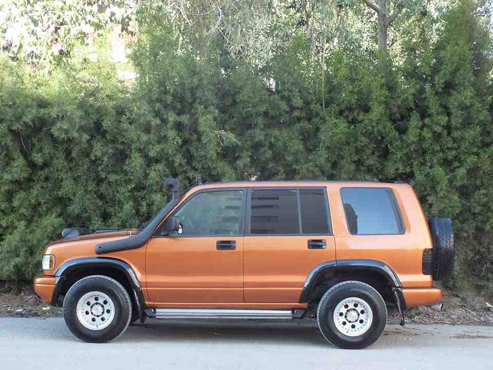 ISUZU TROPER 4x4 JEEP