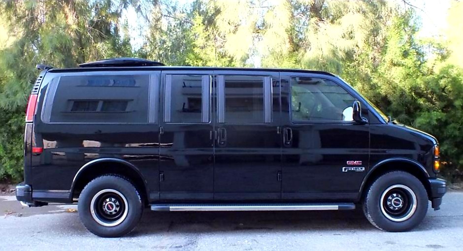  GMC SAVANA LUX VIP SALON