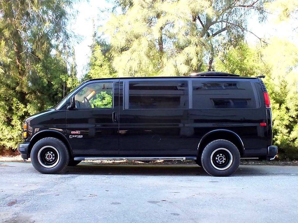  GMC SAVANA LUX VIP SALON