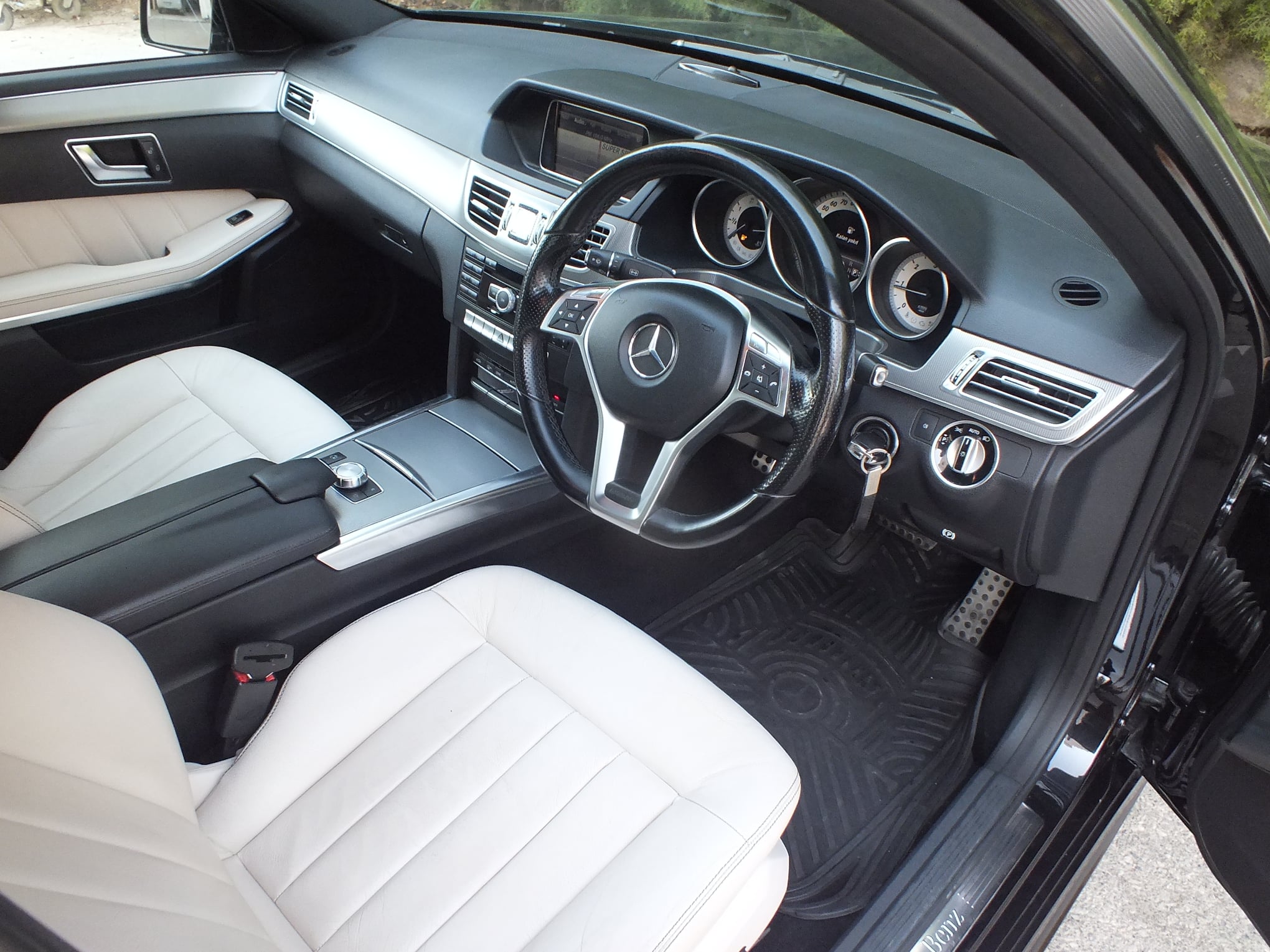MERCEDES E220 CDI AMG PREMIUM PLUS