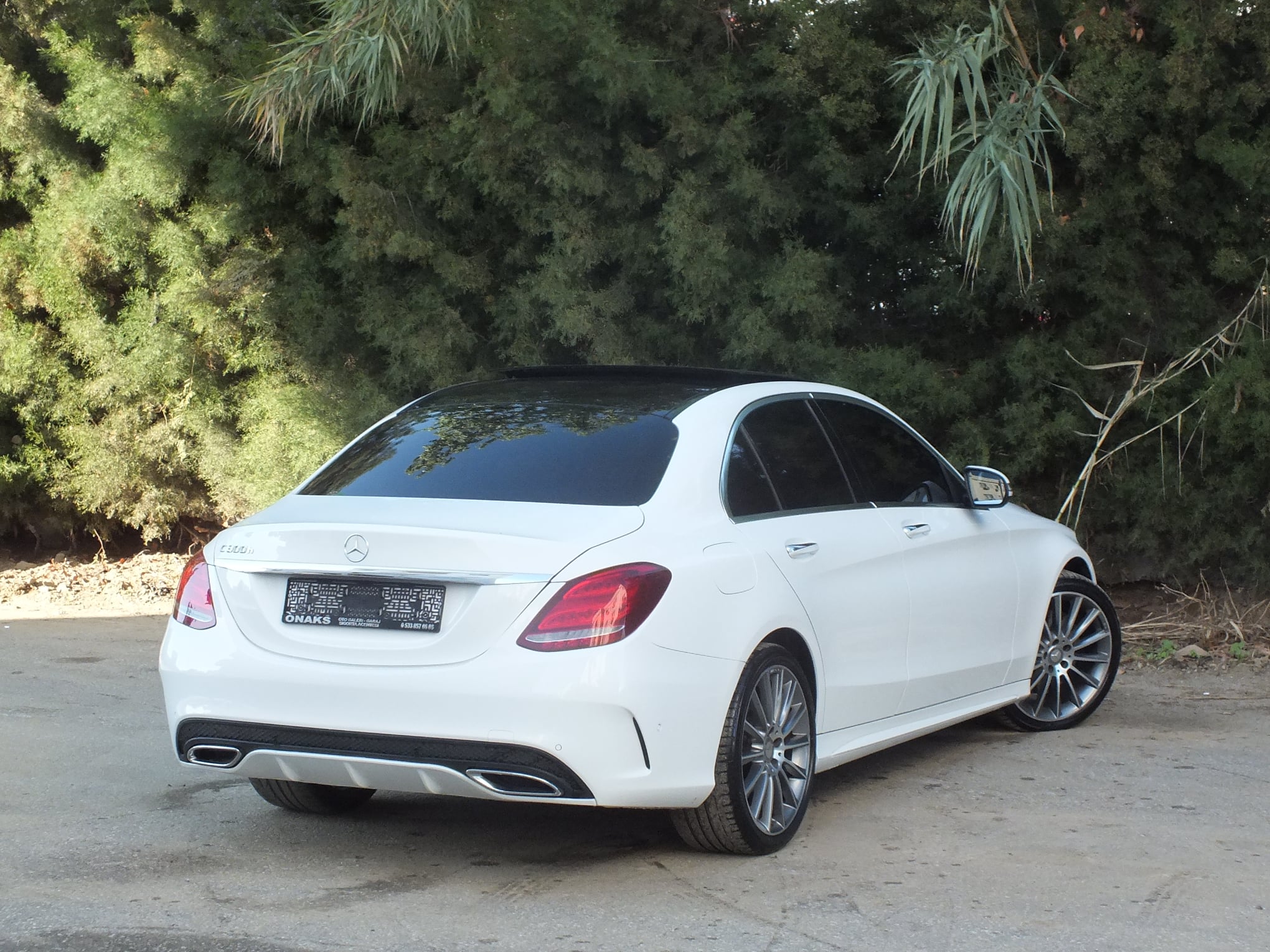 MERCEDES C300H AMG SPORT PLUS