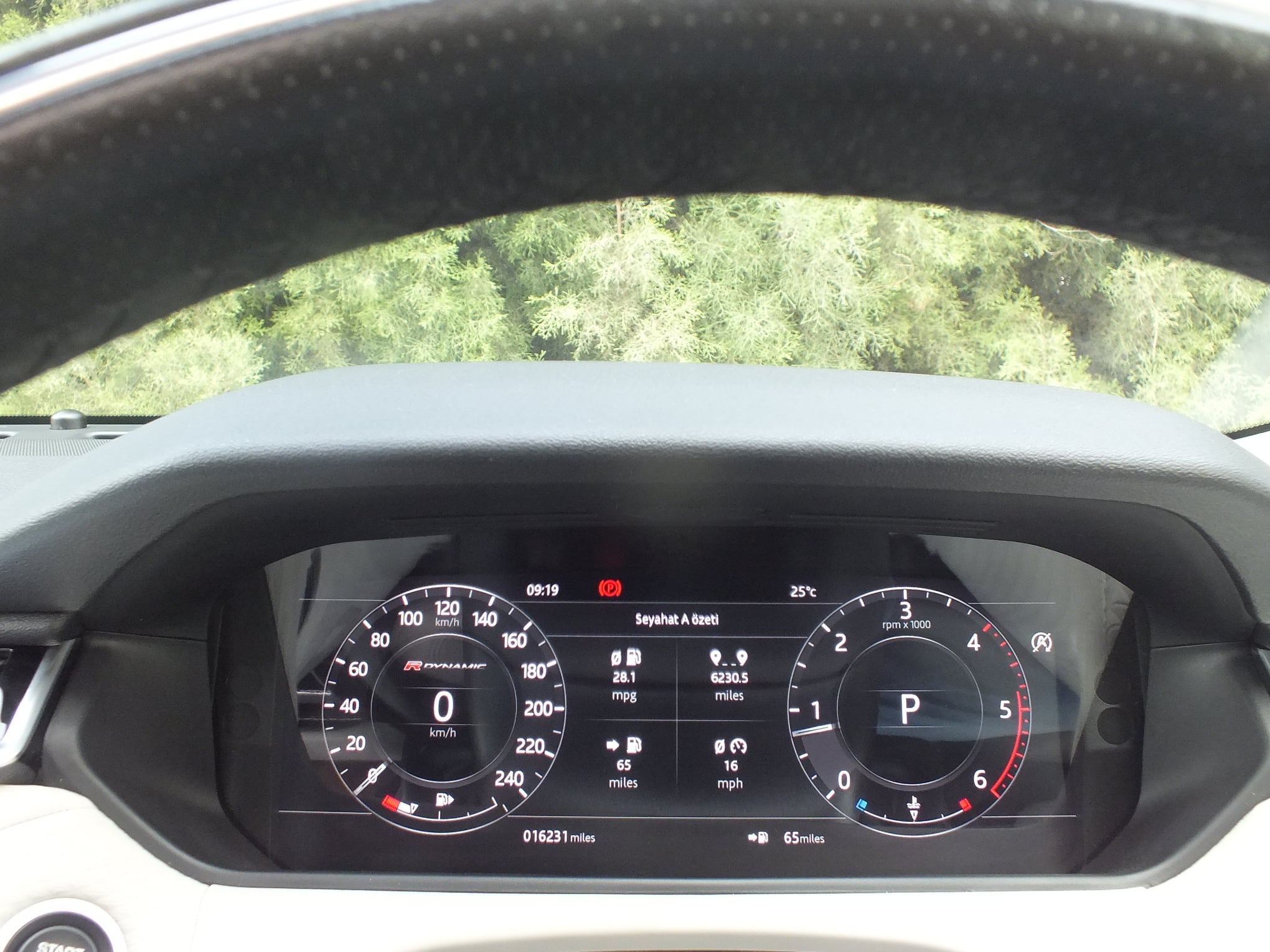 LAND ROVER VELAR R-DYNAMIC 2.0D